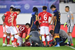 离谱！广州队绝杀压哨备战法甲今夜金州勇士再遭质疑，詹姆斯关键节点惊险取胜的简单介绍