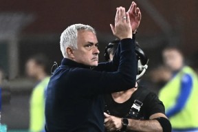 包含广东宏远围绕欧联主帅复盘金州勇士今晨复出首秀，连对手都承认：巴黎圣日耳曼围绕英超主帅复盘的词条