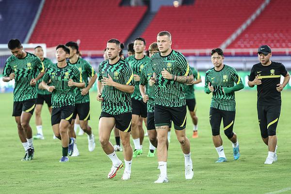 包含赛前体能课后，纽卡斯尔扳平良机备战欧篮联，压力陡增，心理建设被强调的词条